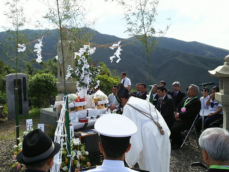 三島村特攻平和祈年祭